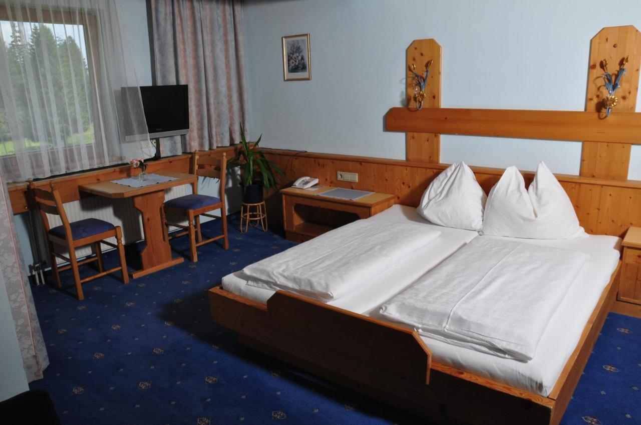 لوتاش Hotel Zum Hirschen الغرفة الصورة