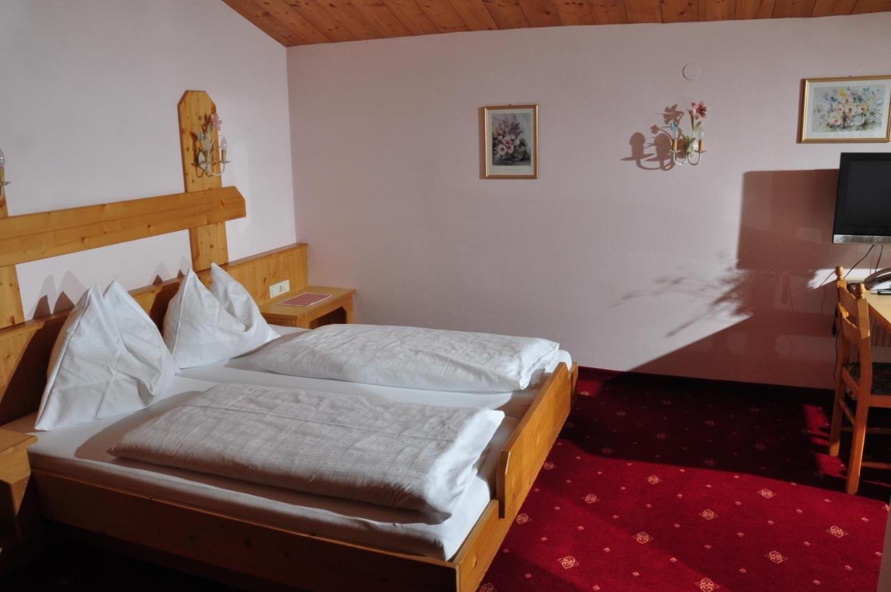 لوتاش Hotel Zum Hirschen الغرفة الصورة